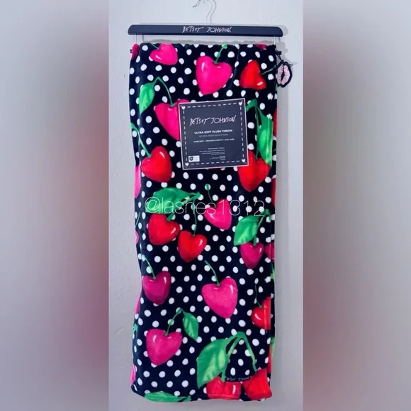 BETSEY JOHNSON Blanket Ultra Soft Plush Throw - Black Cherries - Picture 2 of 3